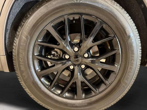 Used 2016 Dodge Durango SXT w/ Blacktop Package AWD/4WD image 32