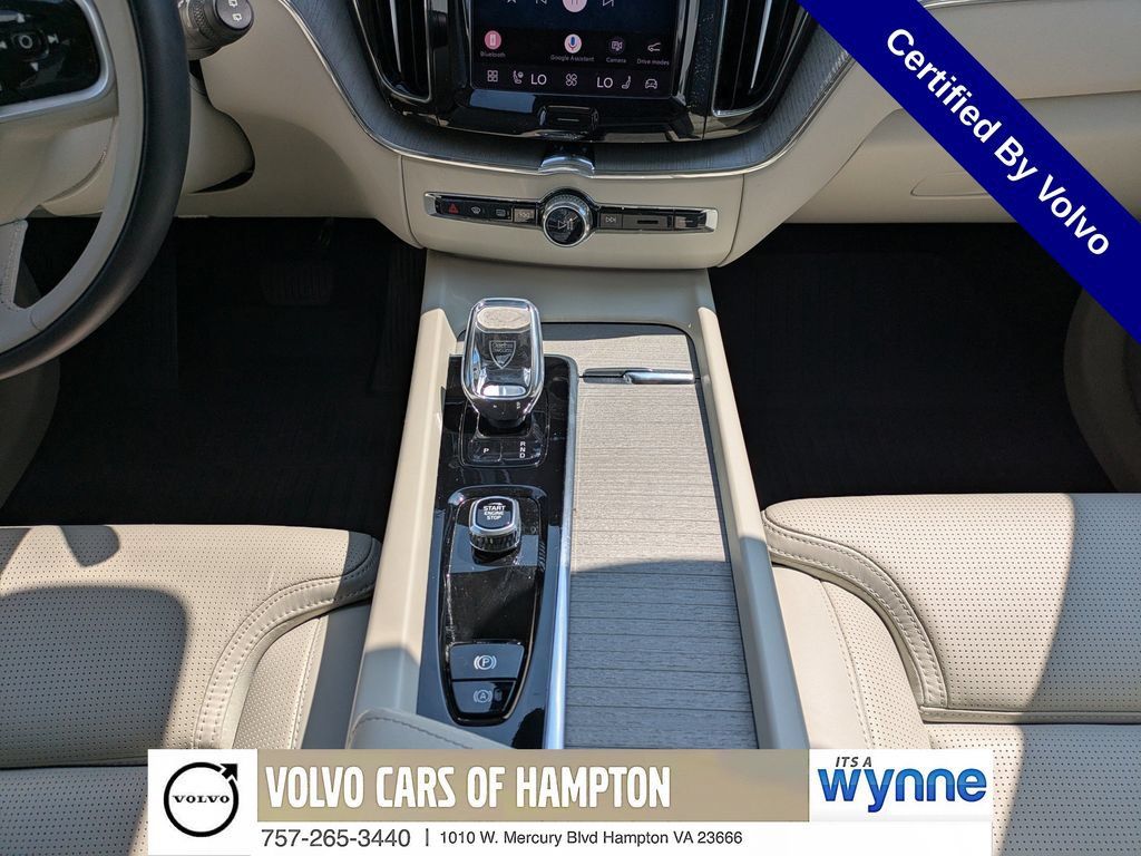 Certified 2025 Volvo XC60 T8 Ultra w/ Protection Package Premier AWD/4WD image 19