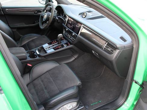 Used 2023 Porsche Macan GTS image 17
