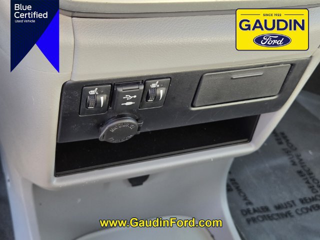 Used 2020 Toyota Sienna XLE w/ XLE Navigation Package FWD image 24