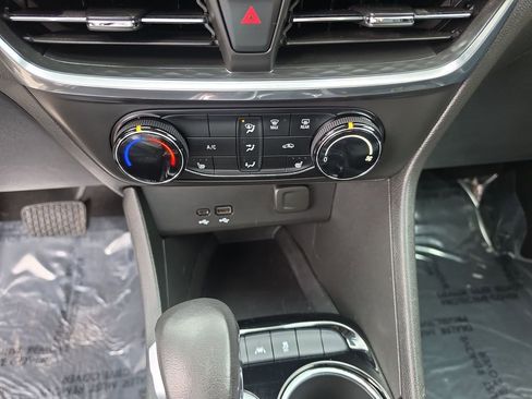 Used 2024 Buick Encore GX Preferred w/ Comfort Package image 34