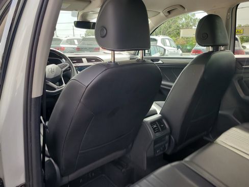Used 2023 Volkswagen Tiguan SE FWD image 10