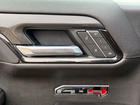 Used 2025 GMC Sierra 1500 AT4 w/ AT4 Premium Package AWD/4WD image 14