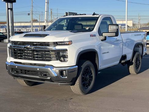New 2025 Chevrolet Silverado 3500 LT image 2