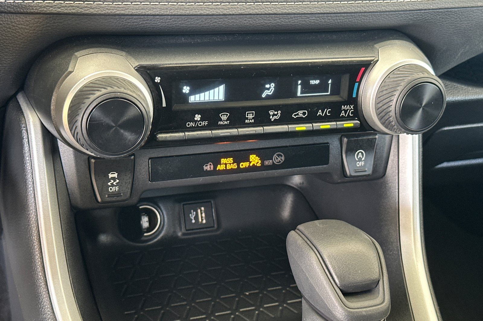 Used 2025 Toyota RAV4 LE FWD image 19