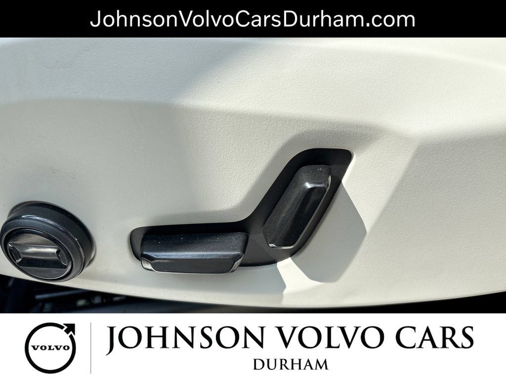 Used 2023 Volvo XC90 B6 Plus w/ Protection Package Premier AWD/4WD image 14