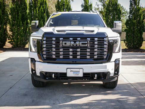 Used 2025 GMC Sierra 2500 Denali Ultimate image 3