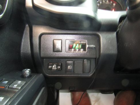 Used 2022 Toyota Tacoma SR AWD/4WD image 17