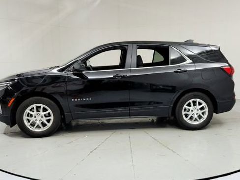 Used 2024 Chevrolet Equinox LT image 2