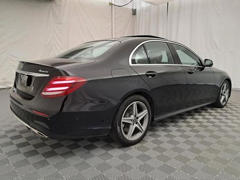 Used 2018 Mercedes-Benz E 400 4MATIC Sedan image 4