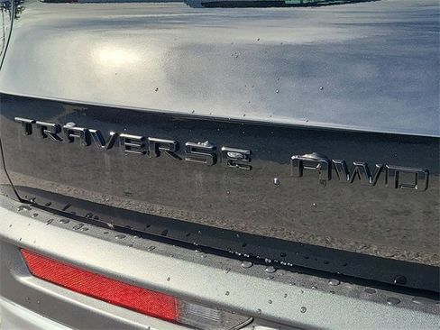 New 2026 Chevrolet Traverse Z71 w/ Enhanced Driving Package image 9