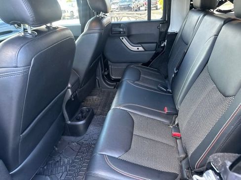 Used 2017 Jeep Wrangler Unlimited Sahara AWD/4WD image 9