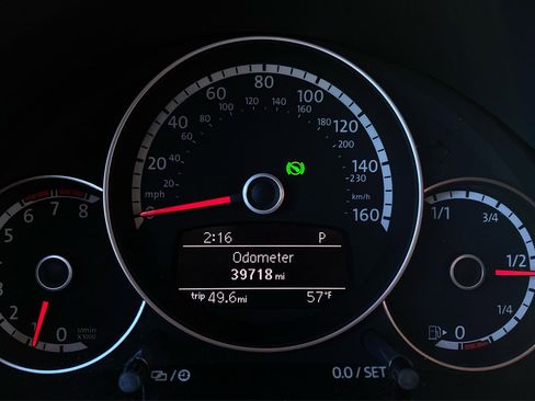 Used 2013 Volkswagen Beetle 2.5 image 11