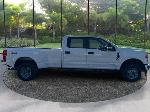 Used 2022 Ford F350 XL w/ Power Equipment Group AWD/4WD image 4