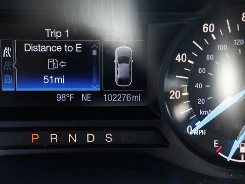 Used 2016 Ford Fusion SE FWD image 46