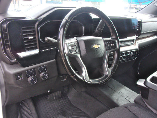 Used 2024 Chevrolet Silverado 2500 LT AWD/4WD image 30