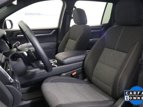 Used 2025 GMC Acadia Elevation image 23