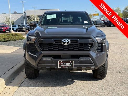 Used 2024 Toyota Tacoma TRD Off-Road w/ TRD Off Road Premium Package AWD/4WD image 8