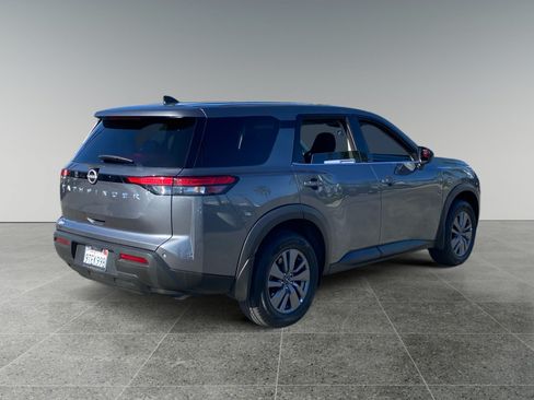 Used 2025 Nissan Pathfinder S w/ Cargo Package FWD image 5