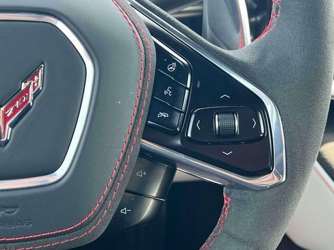 Used 2023 Chevrolet Corvette Stingray Premium Cpe w/ Z51 Performance Package RWD image 19