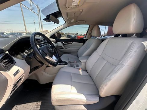 Used 2021 Nissan Rogue Sport SL image 16