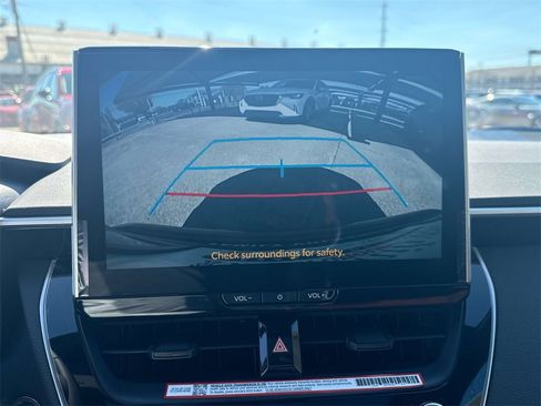 Used 2025 Toyota Corolla SE image 19