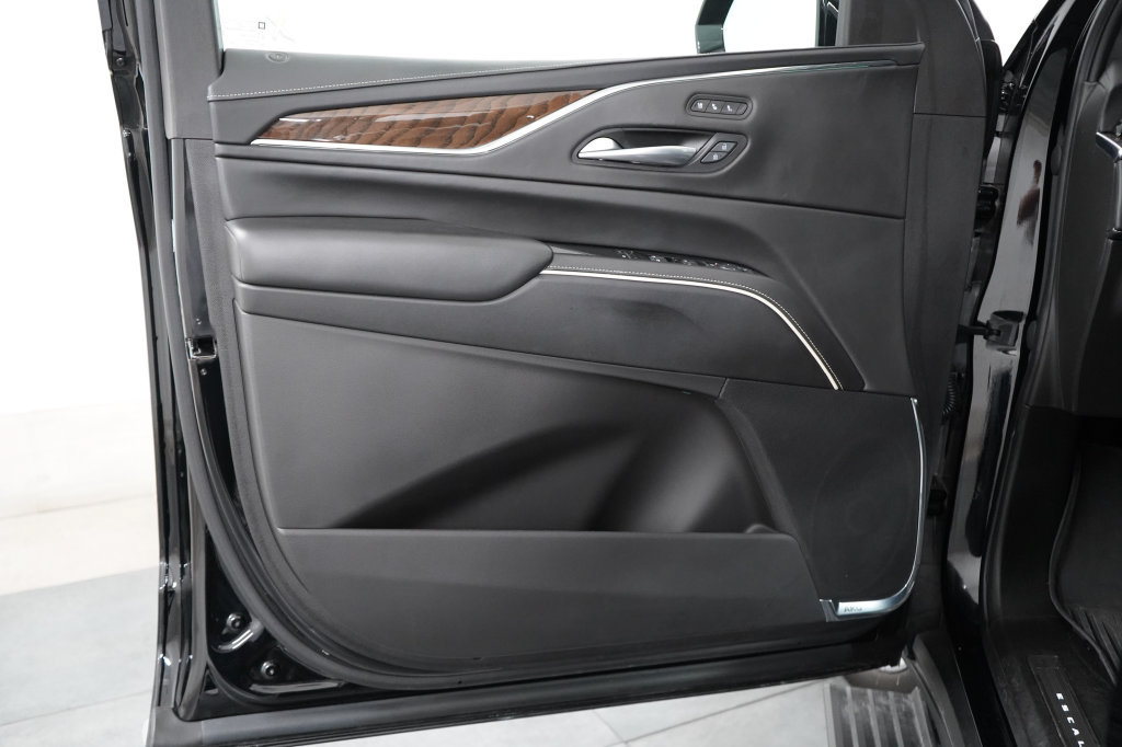 Used 2023 Cadillac Escalade Premium Luxury Platinum w/ LPO, Floor Liner Package AWD/4WD image 33