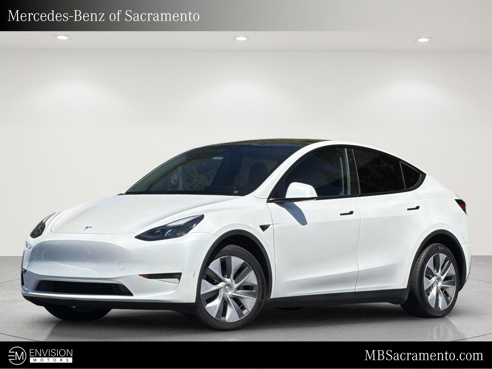 Used 2023 Tesla Model Y Long Range AWD/4WD image 1