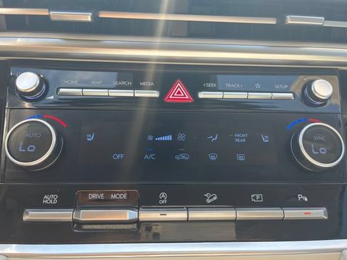 Used 2025 Hyundai Santa Fe SEL FWD image 4