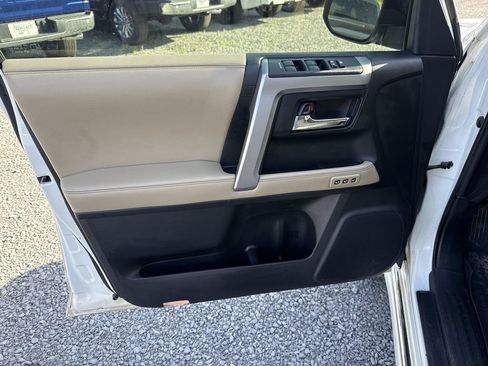Used 2016 Toyota 4Runner Limited AWD/4WD image 22