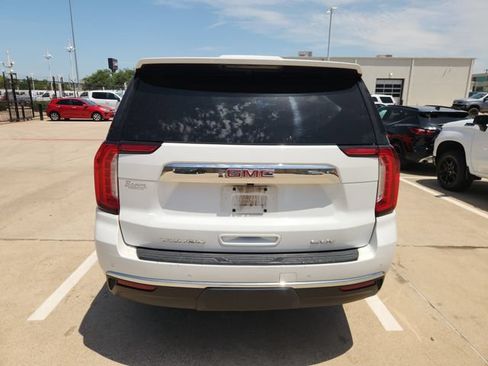 Used 2022 GMC Yukon XL SLT w/ SLT Premium Package AWD/4WD image 5