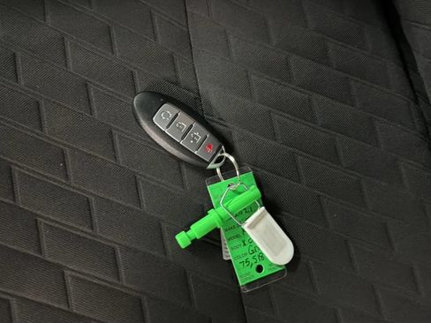 Used 2021 Nissan Kicks SR FWD image 28