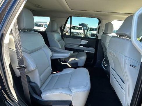 Certified 2025 Ford Expedition Active image 13