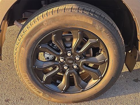 Used 2024 Ford Maverick Lariat w/ Black Appearance Package image 7