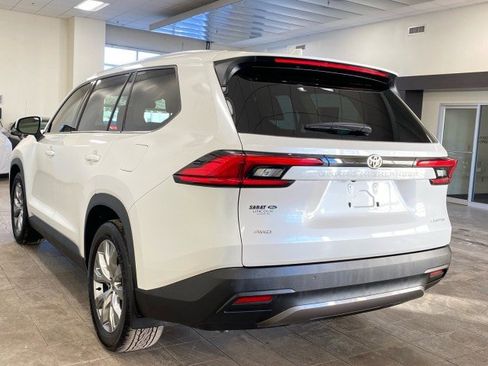 Used 2024 Toyota Grand Highlander Limited image 5