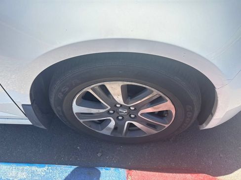 Used 2015 Honda Odyssey Touring image 16