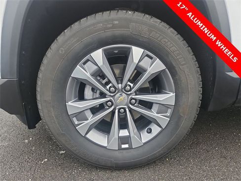 Certified 2025 Chevrolet Equinox LT image 32