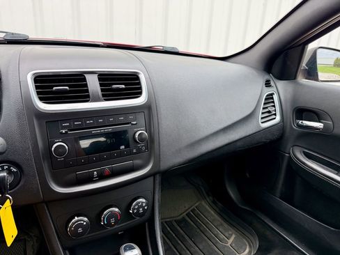 Used 2014 Dodge Avenger SE image 17