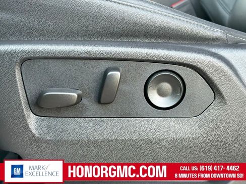 Used 2026 GMC Sierra 1500 SLT w/ SLT Premium Package AWD/4WD image 16
