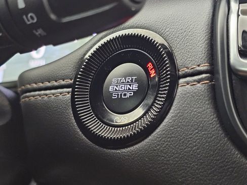 Used 2023 Jeep Compass Limited image 29