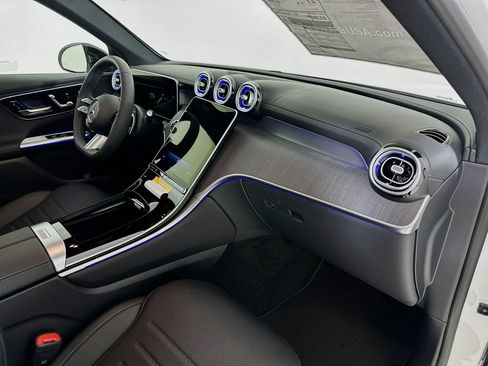 New 2026 Mercedes-Benz GLC 300 image 32