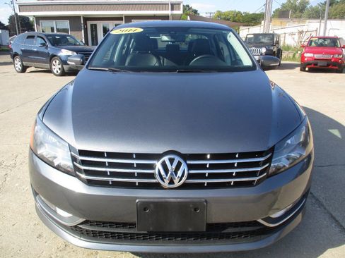 Used 2014 Volkswagen Passat 3.6 SEL Premium image 10