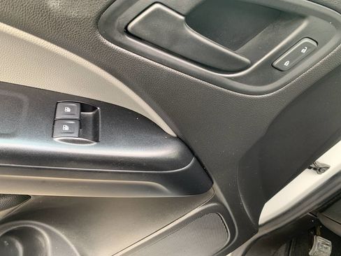 Used 2021 Chevrolet Colorado W/T w/ WT Convenience Package RWD image 15