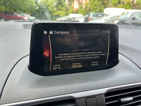 Used 2017 MAZDA MAZDA3 Sport FWD image 13