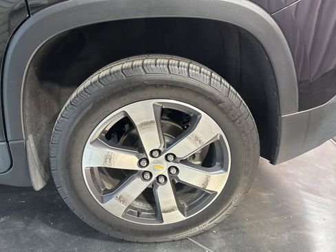 Used 2019 Chevrolet Traverse LT w/ LT Premium Package image 9