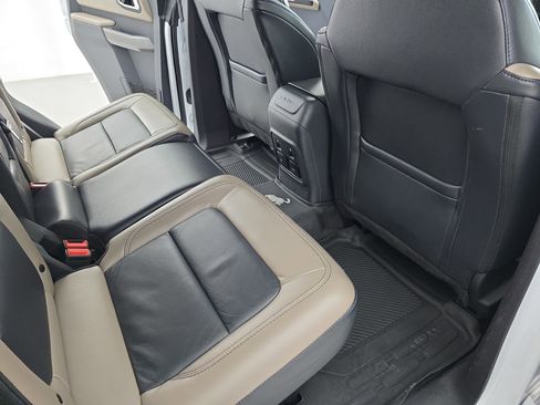 Used 2023 Ford Bronco Wildtrak image 11