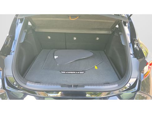 Used 2025 Toyota Corolla SE FWD image 9