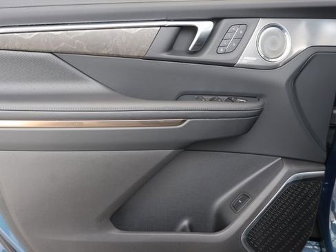 New 2026 Buick Enclave Avenir FWD image 11