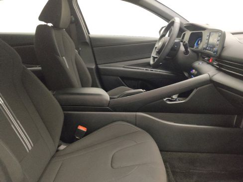 Used 2025 Hyundai Elantra Sport FWD image 21