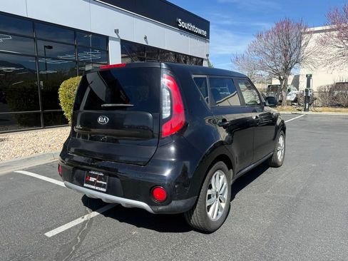 Used 2018 Kia Soul + image 7